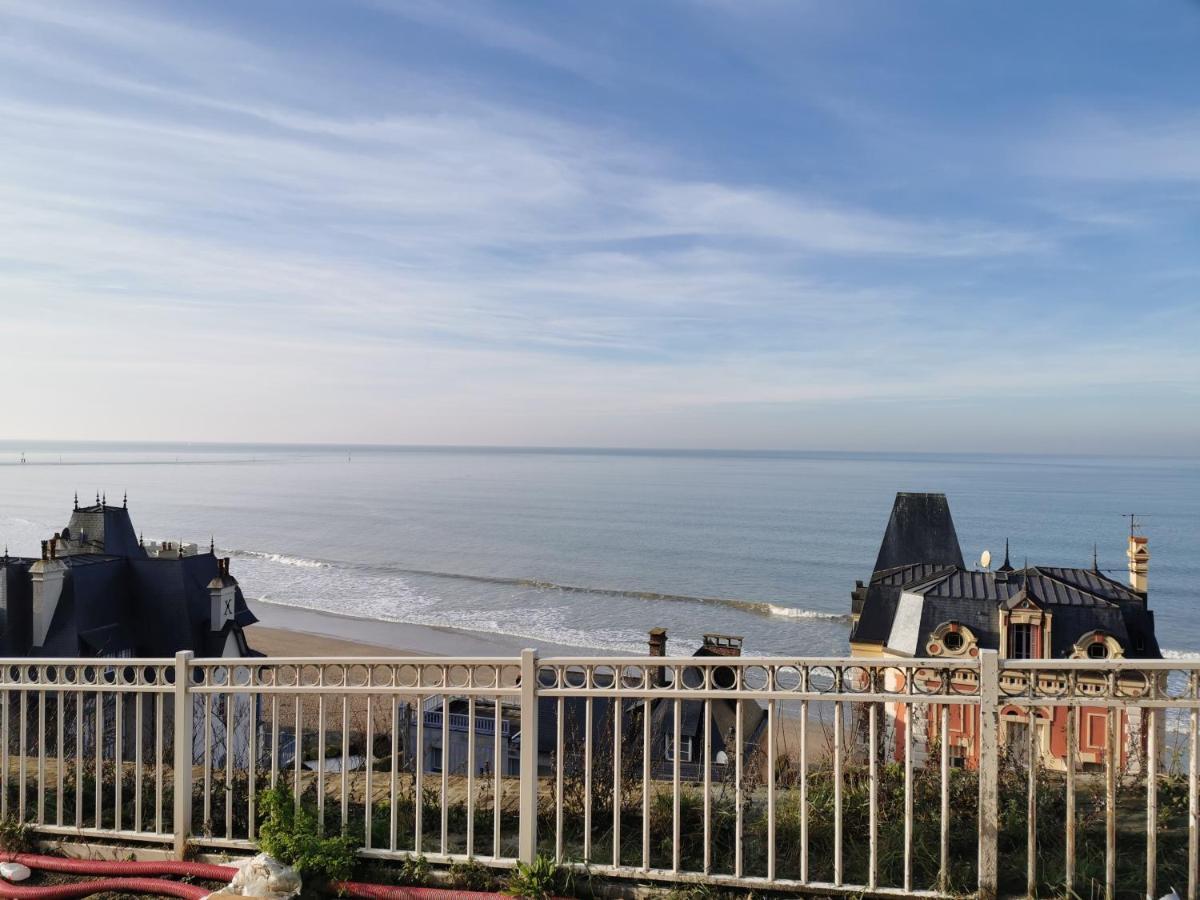 Les Pieds Dans L'Eau Apartment Trouville-sur-Mer Exterior photo